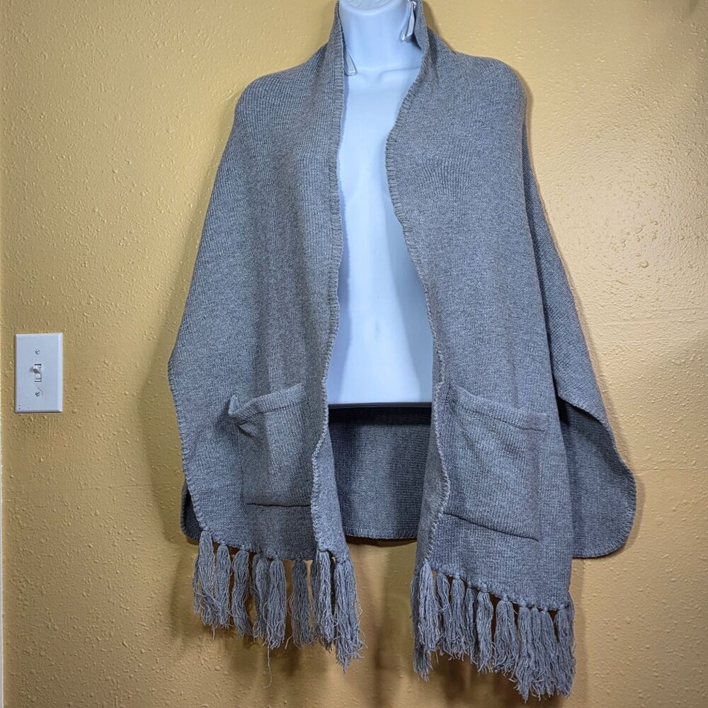 NWT On 34th Women's Whipstitch Edge Heather Gray Wrap